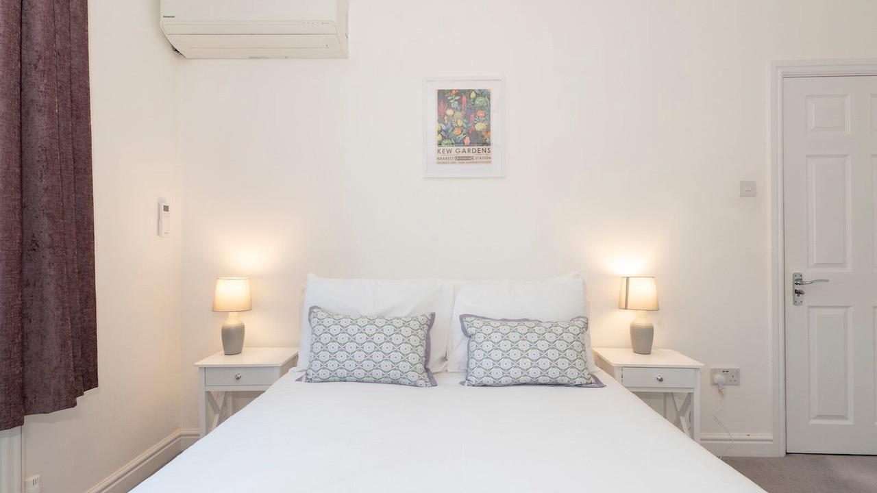 Photo of Bedroom in Tolworth