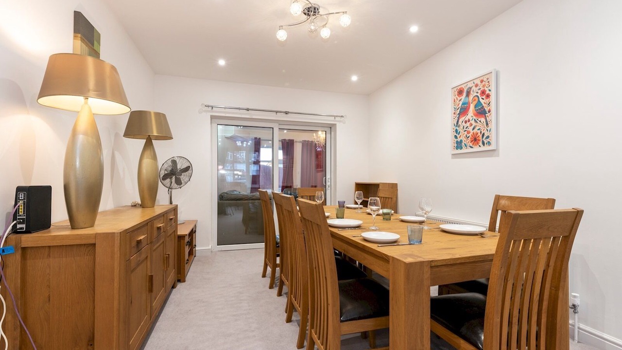 Photo of Others in Tolworth