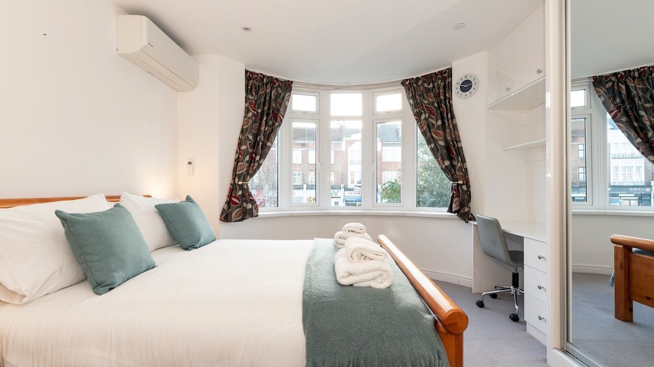 Photo of Bedroom in Tolworth