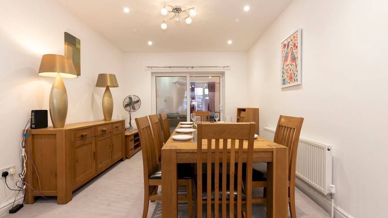 Photo of Others in Tolworth