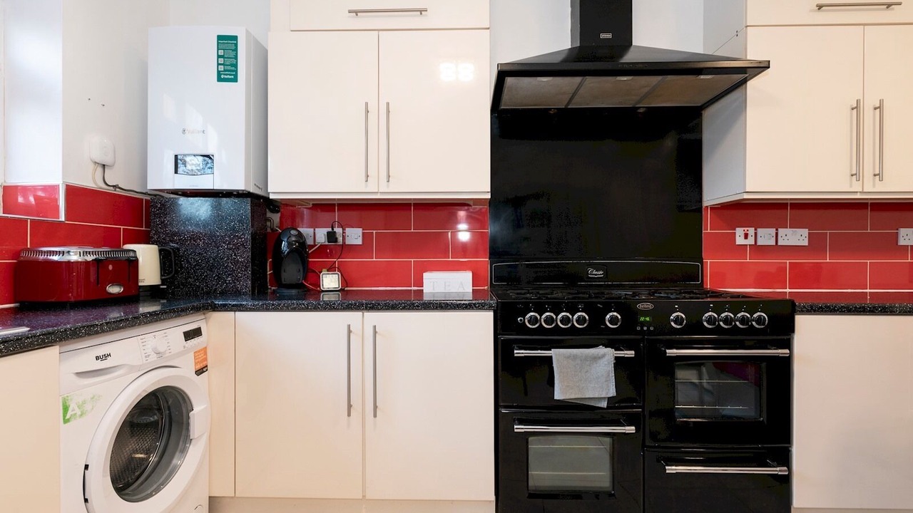 Photo of Kitchen in Tolworth