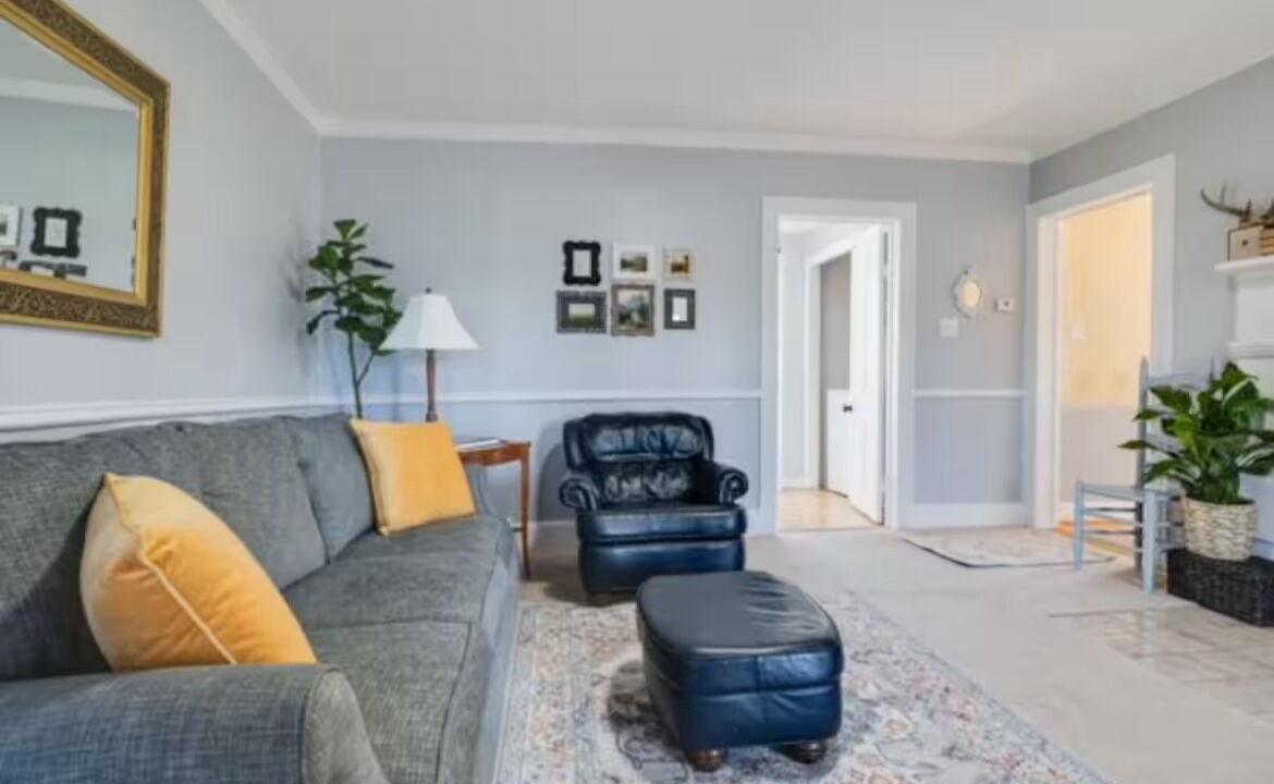 Photo of Livingroom in Lewisburg