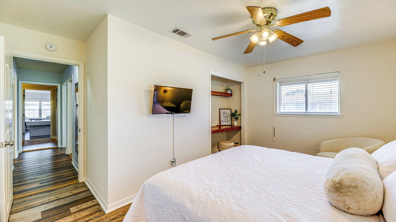 Photo of Bedroom in Bay Area