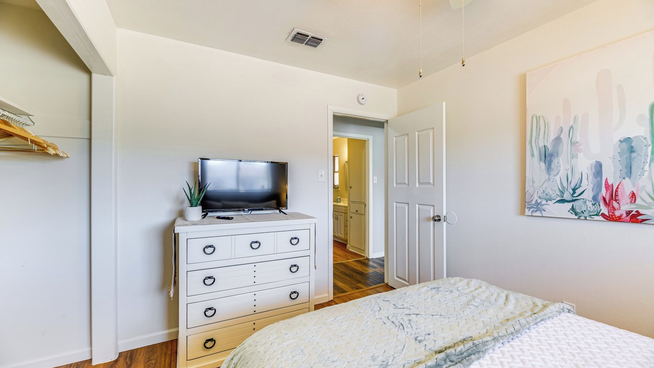 Photo of Bedroom in Bay Area