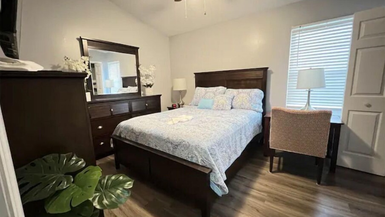 Photo of Bedroom in McCutcheon Field