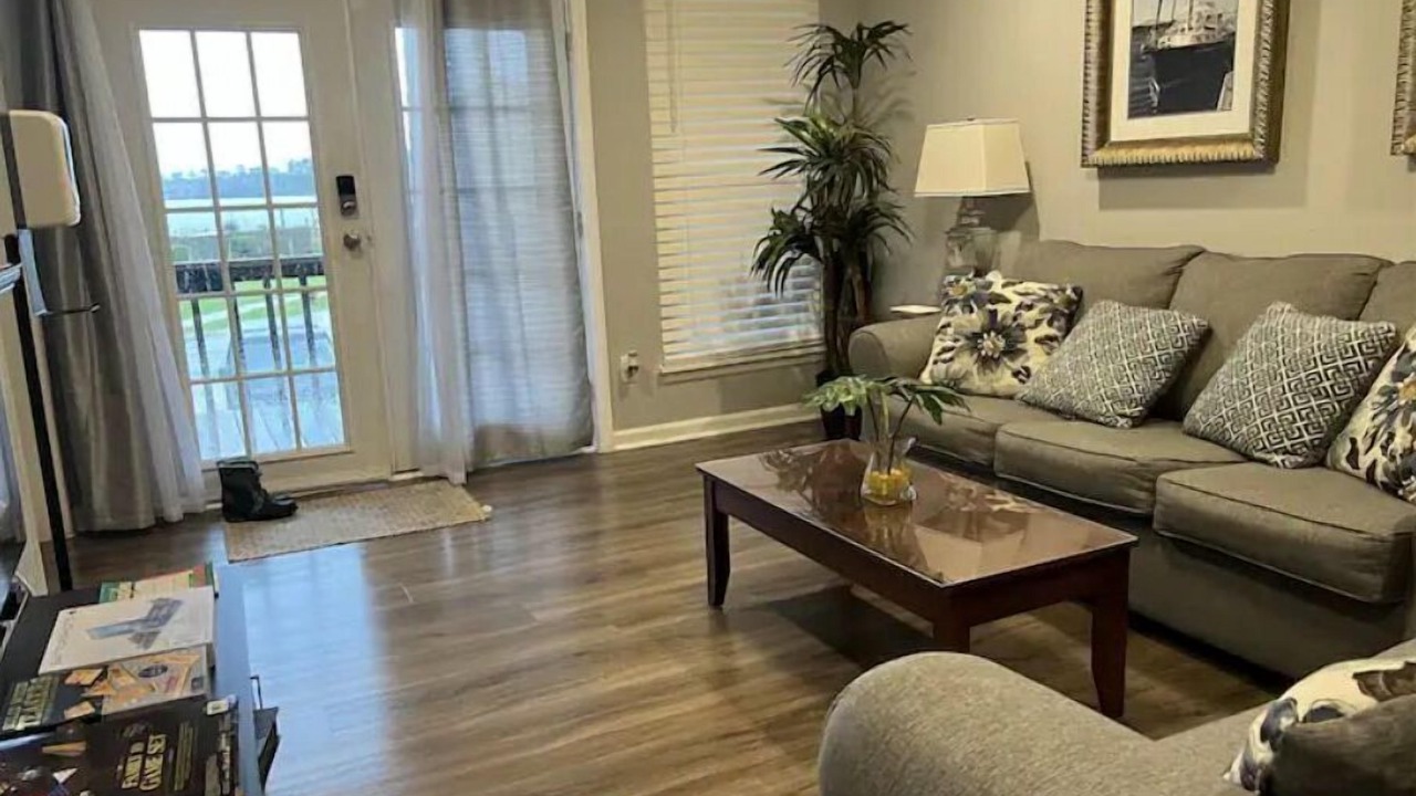 Photo of Livingroom in McCutcheon Field