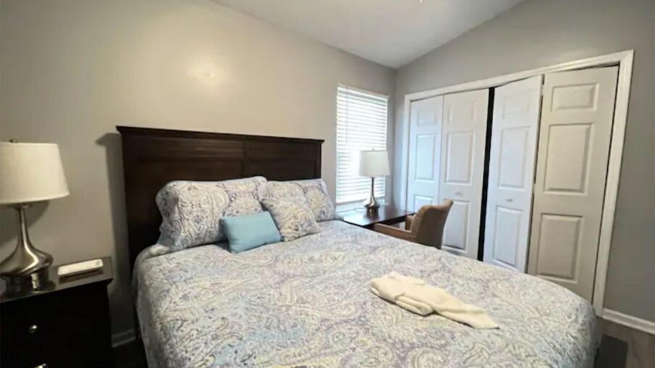 Photo of Bedroom in McCutcheon Field