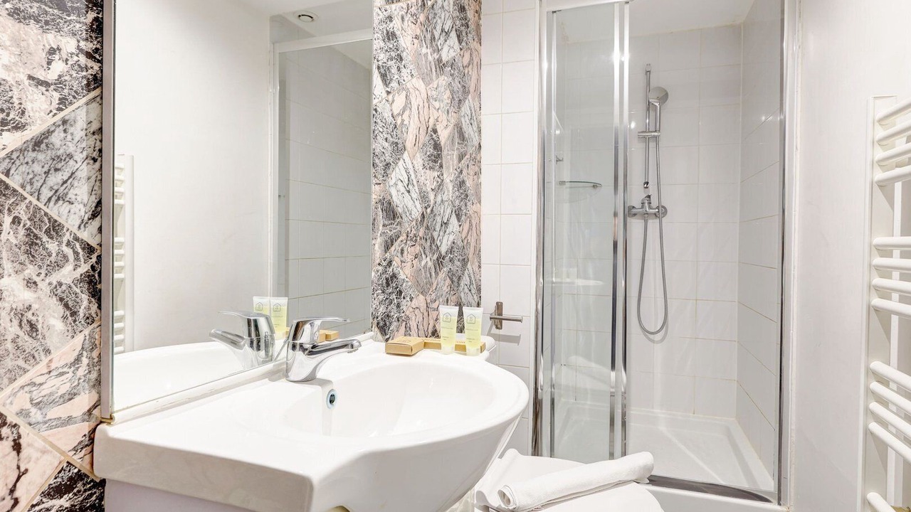 Photo of Bathroom in Plaisance