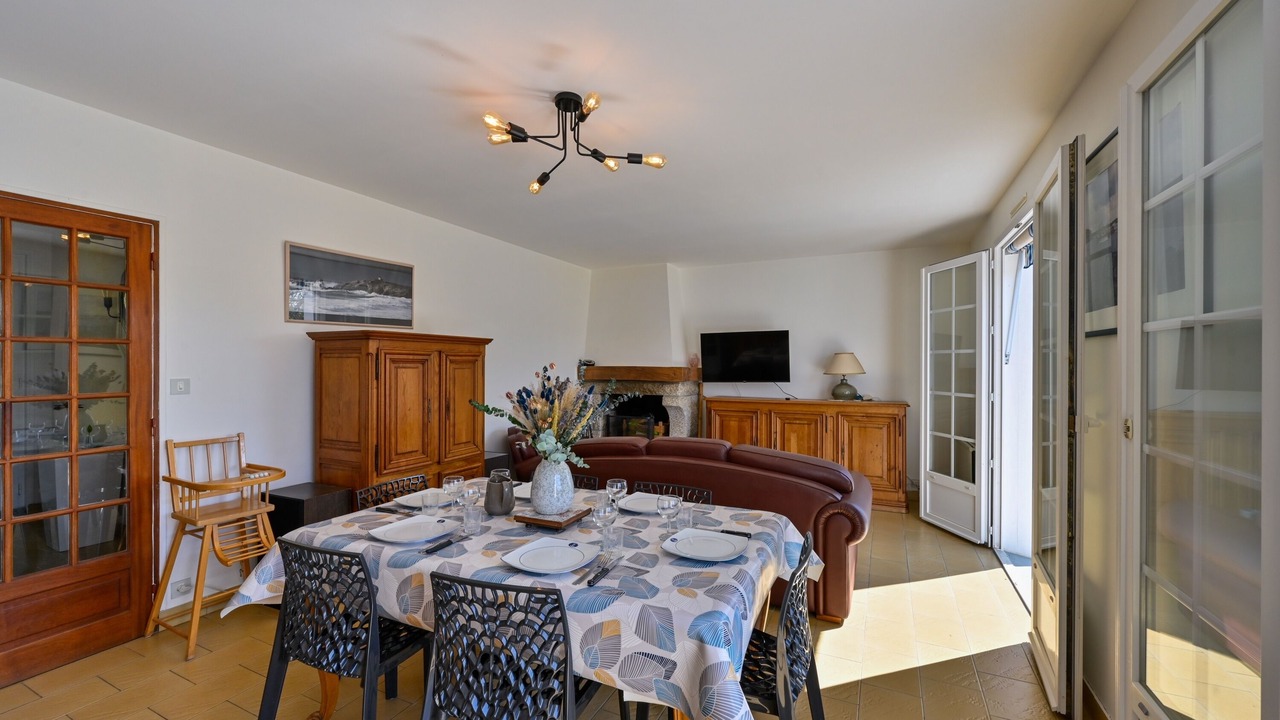 Photo of Others in Crach