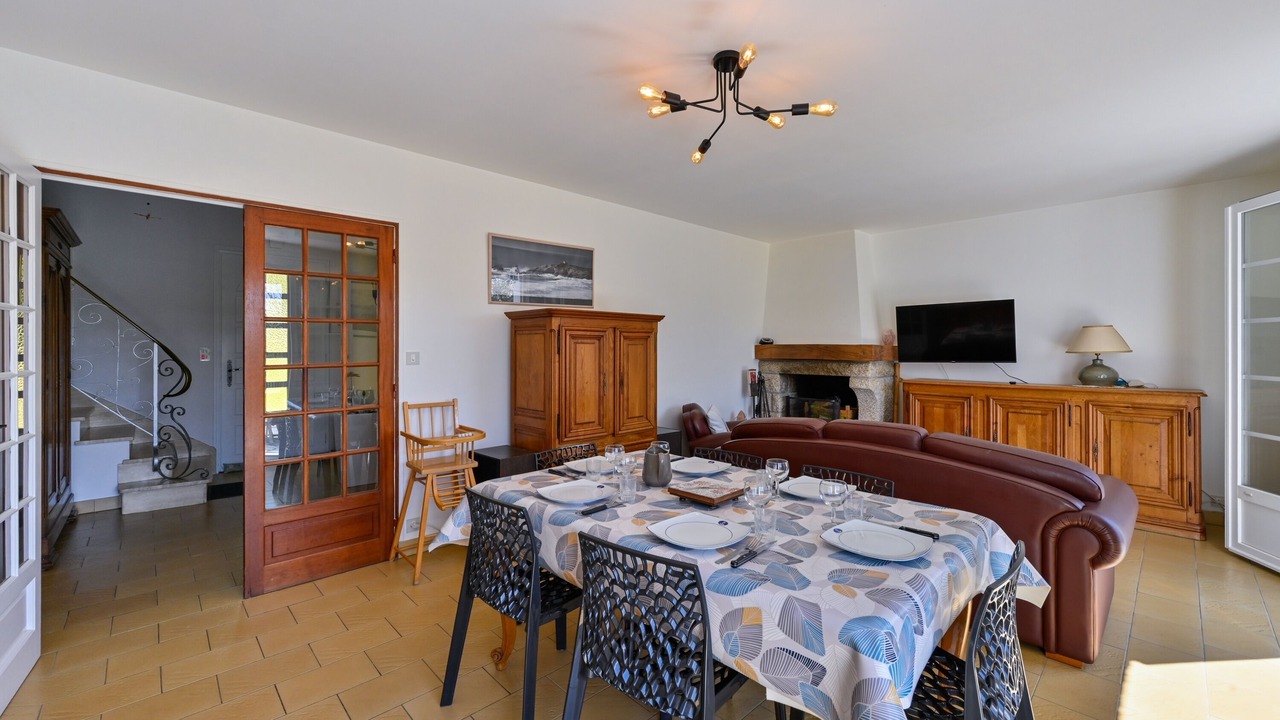 Photo of Others in Crach