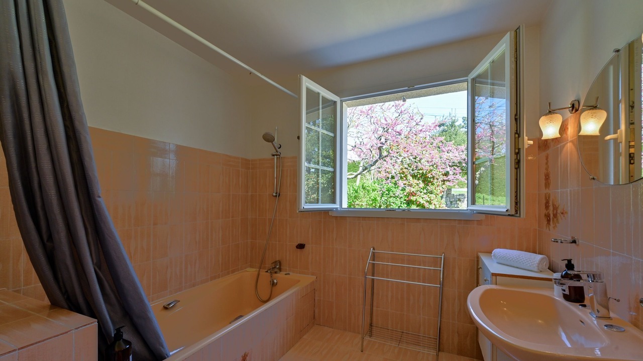 Photo of Bathroom in Crach