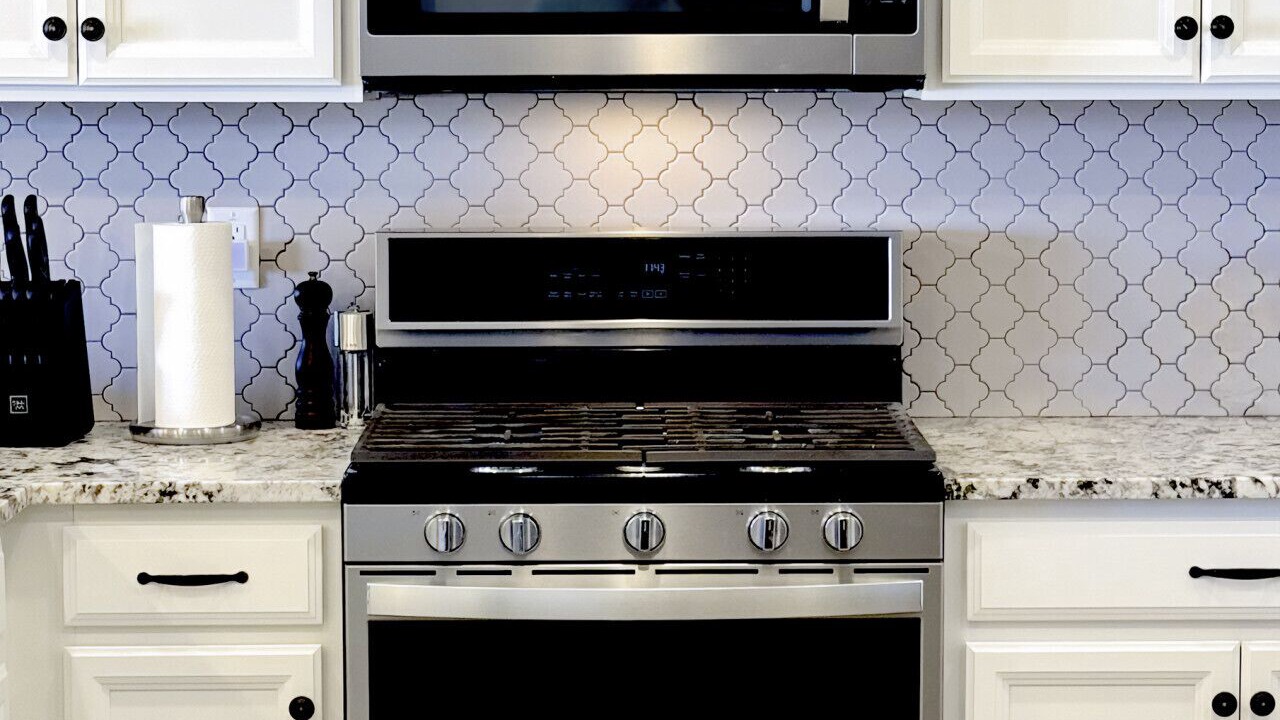 Photo of Kitchen in Montecito in Estrella