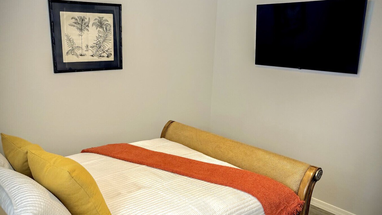 Photo of Bedroom in Montecito in Estrella