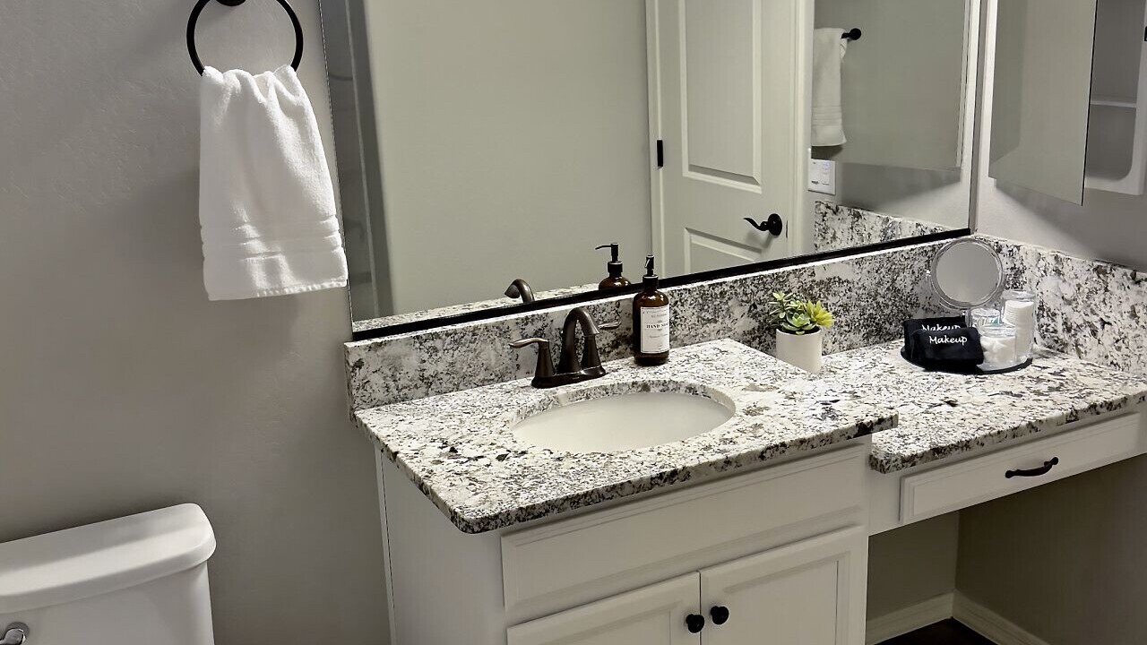 Photo of Bathroom in Montecito in Estrella