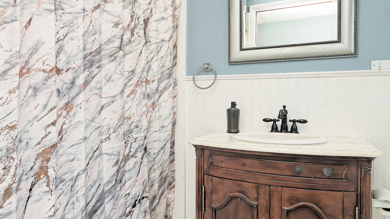 Photo of Bathroom in Sulphur Springs