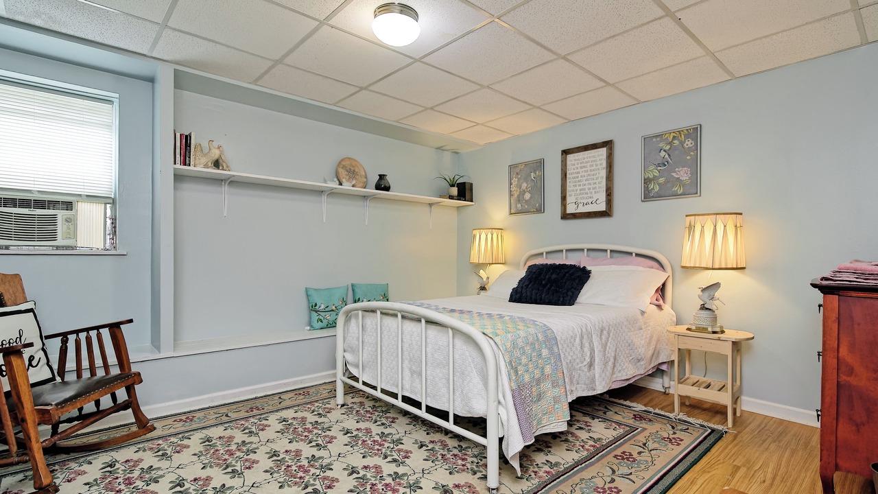 Photo of Bedroom in Sulphur Springs
