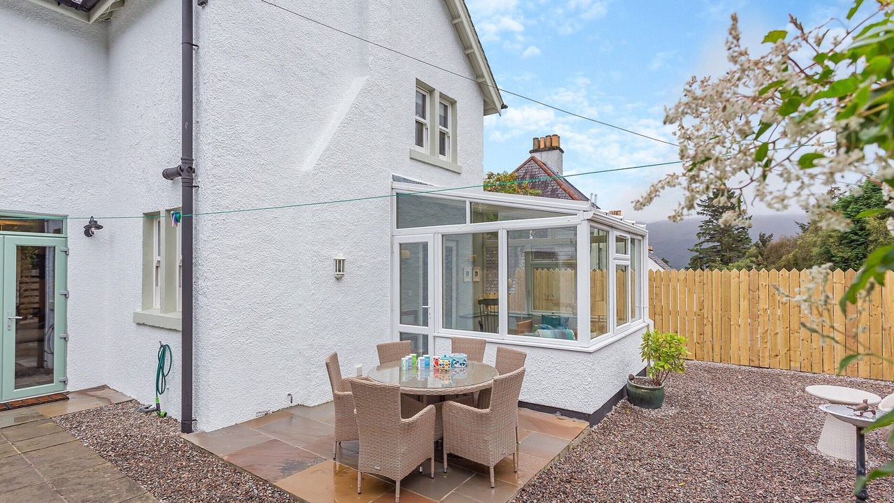 Photo of Others in Nostie