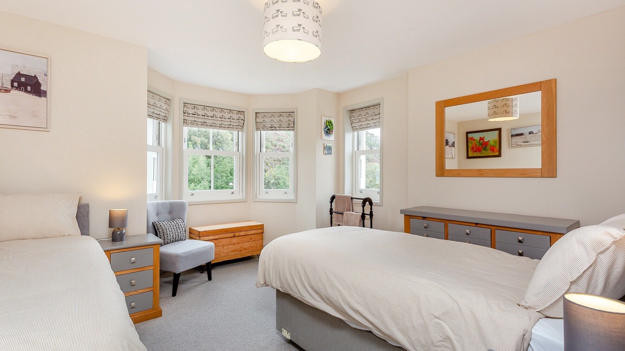 Photo of Others in Nostie