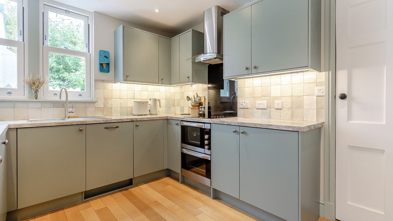 Photo of Others in Nostie