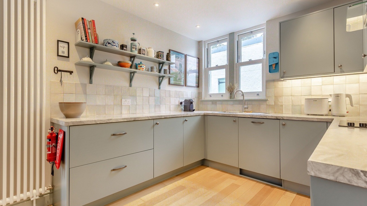 Photo of Others in Nostie