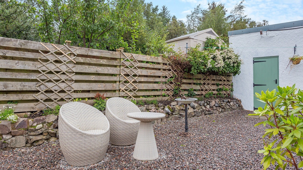 Photo of Others in Nostie