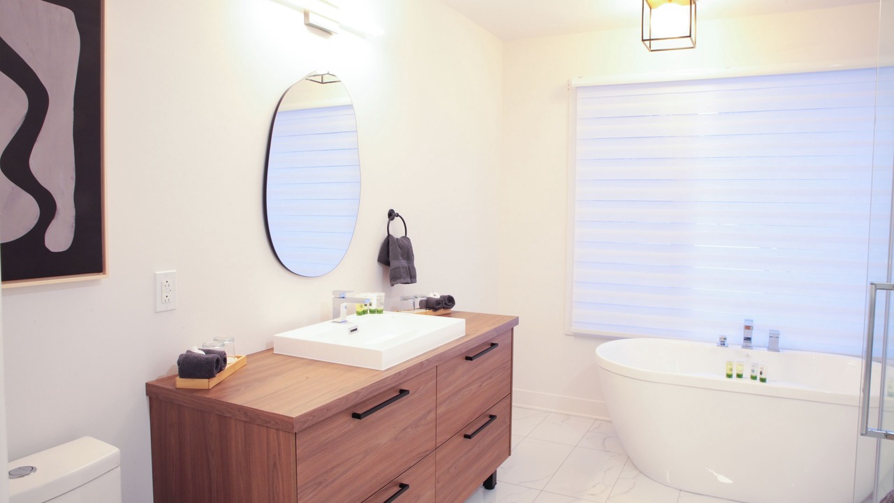Photo of Bathroom in Lac-Swell