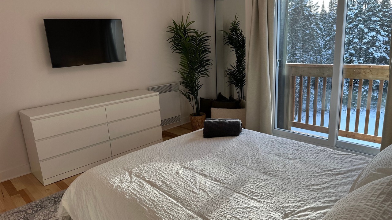 Photo of Bedroom in Lac-Swell