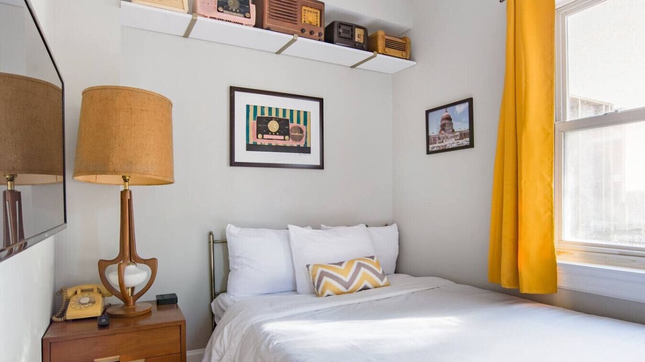 Photo of Bedroom in Truxton Circle