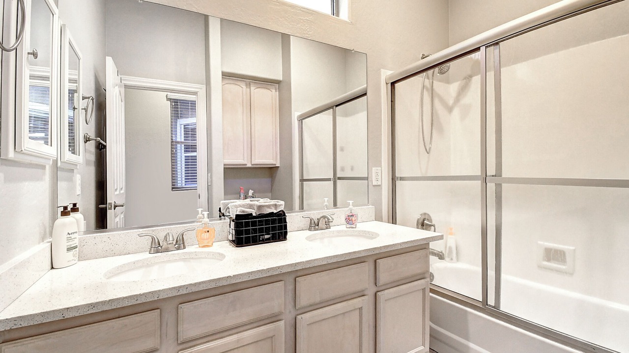 Photo of Bathroom in Greenfield Lakes