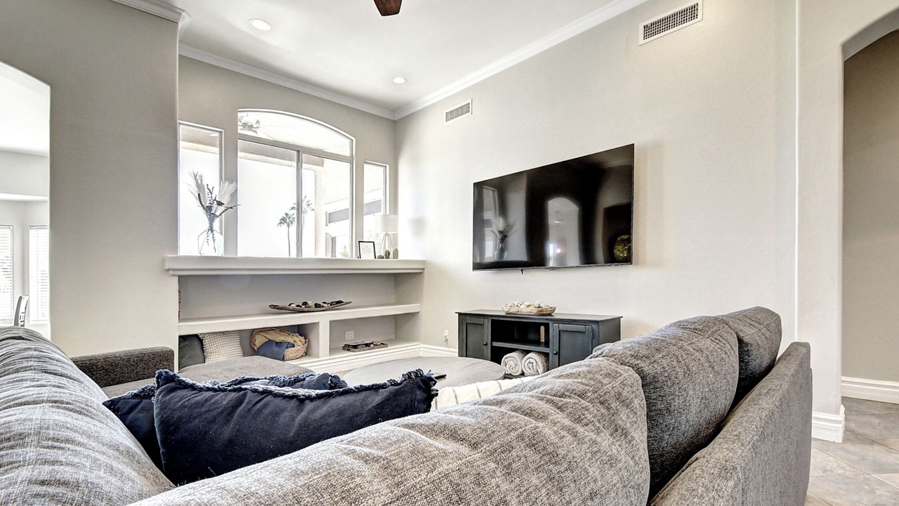 Photo of Livingroom in Greenfield Lakes