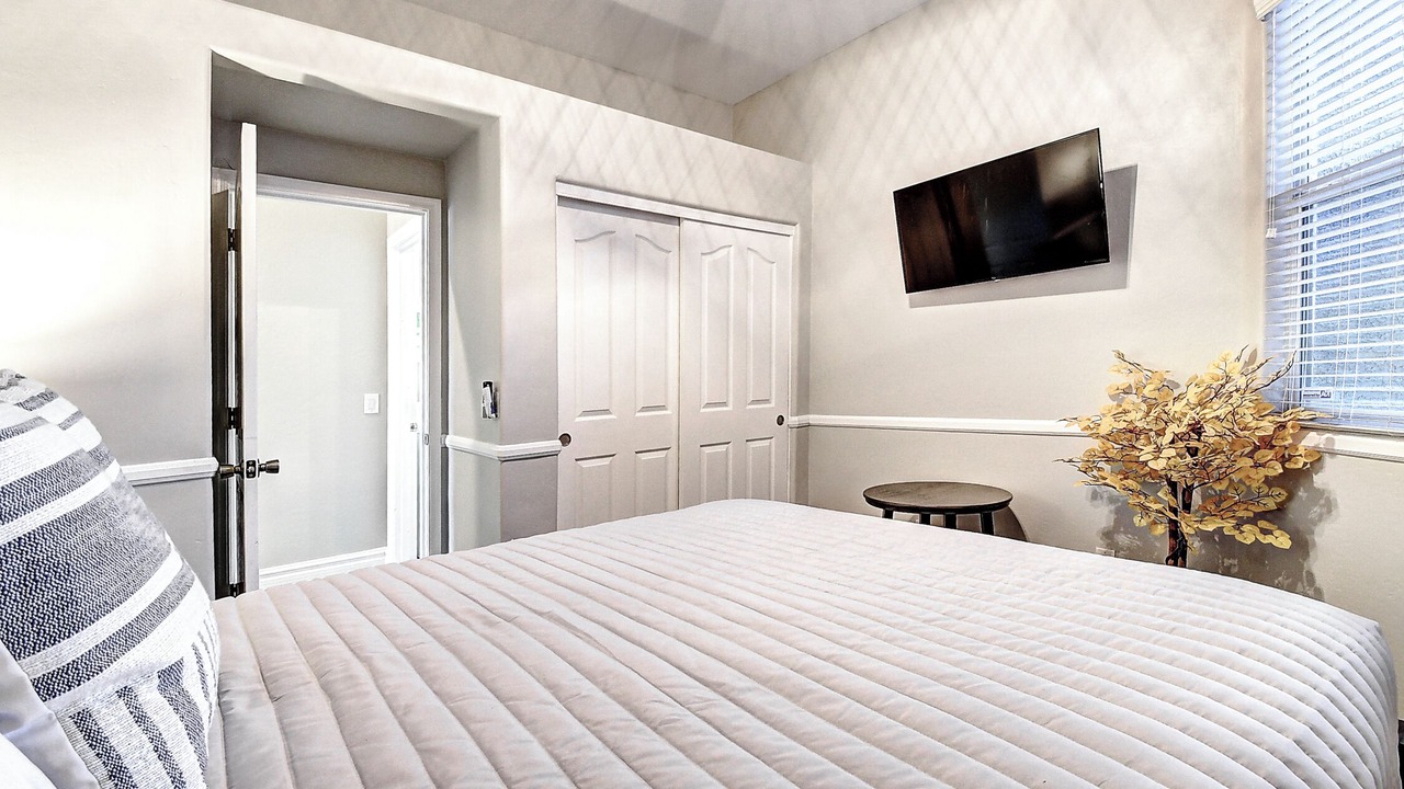 Photo of Bedroom in Greenfield Lakes