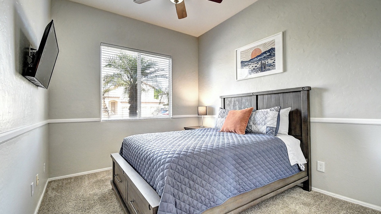 Photo of Bedroom in Greenfield Lakes