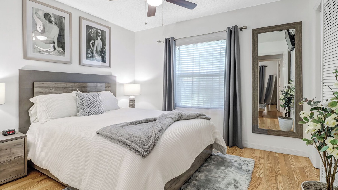 Photo of Bedroom in Golden Gate