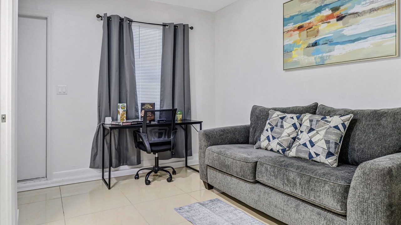 Photo of Livingroom in Golden Gate