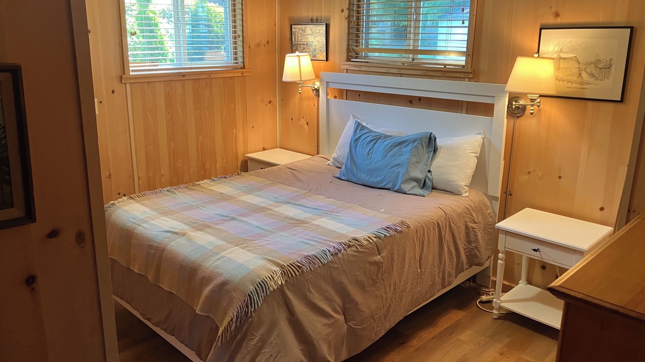 Photo of Bedroom in Freeland