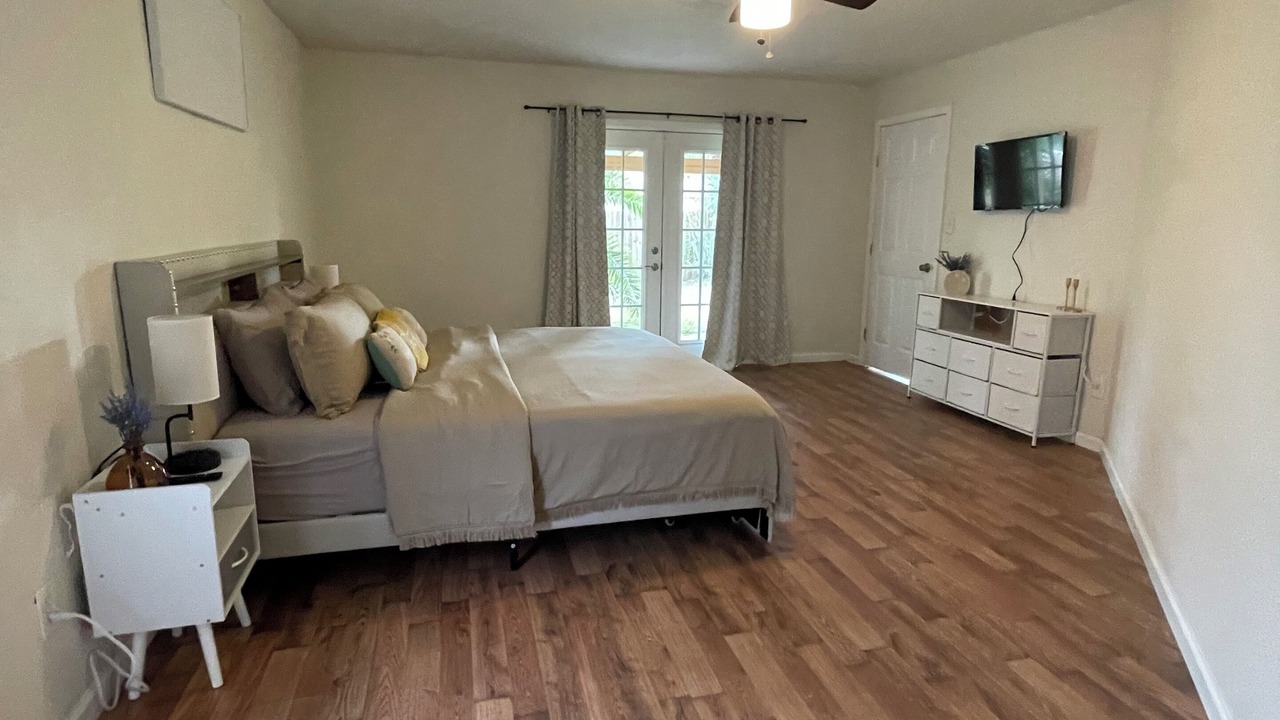 Photo of Bedroom in Orange
