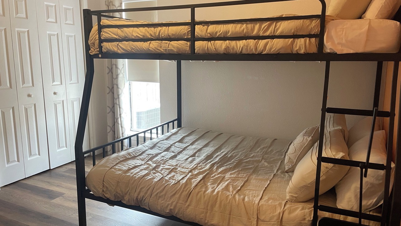 Photo of Bedroom in Orange