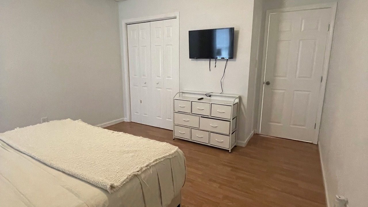Photo of Bedroom in Orange