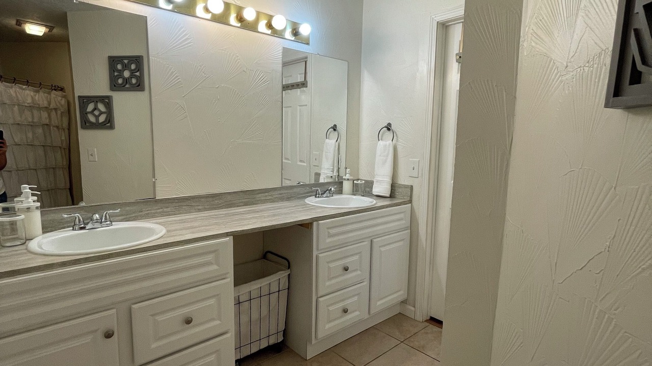 Photo of Bathroom in Orange