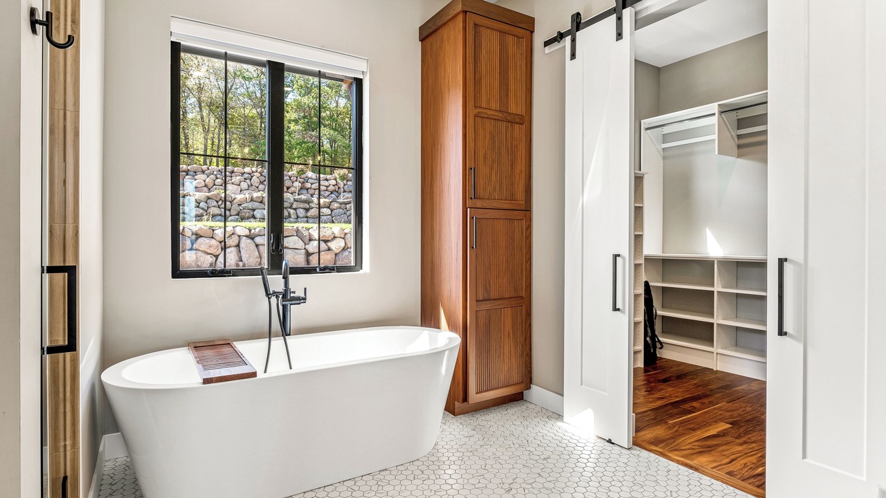 Photo of Bathroom in Alexandria