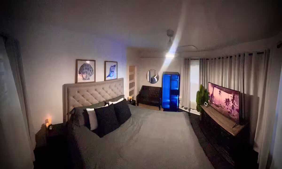 Photo of Bedroom in Long Beach