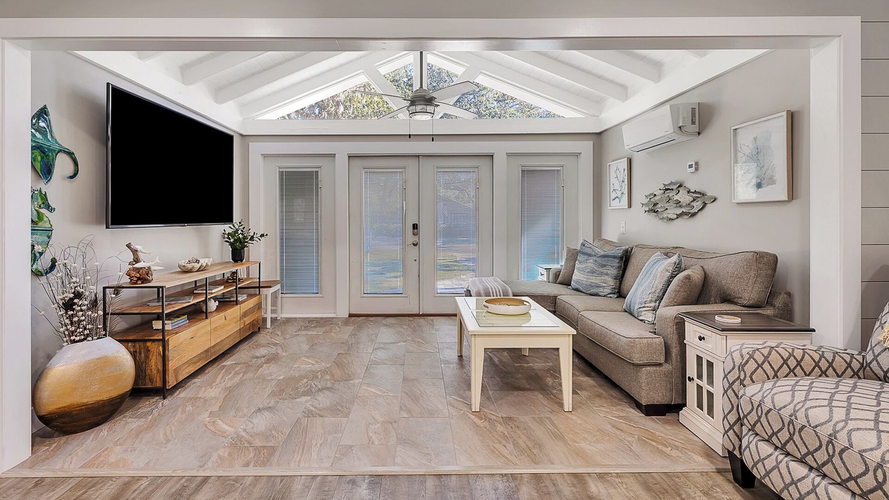 Photo of Livingroom in Saint Simons Heights