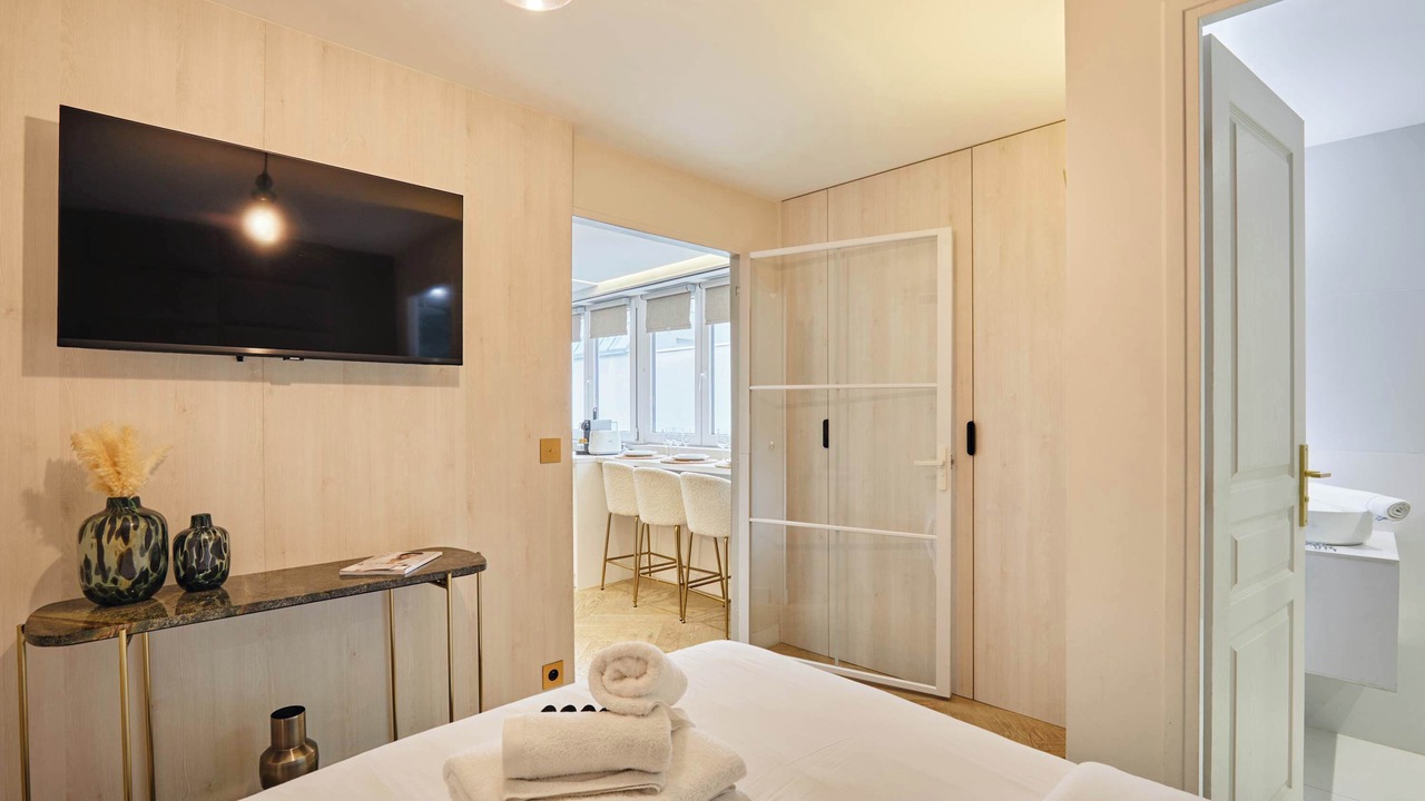 Photo of Bedroom in Grenelle