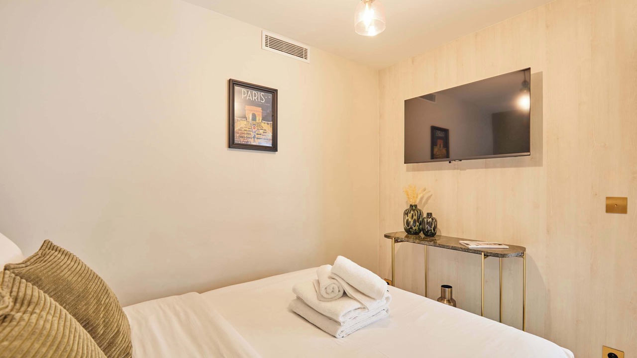 Photo of Bedroom in Grenelle