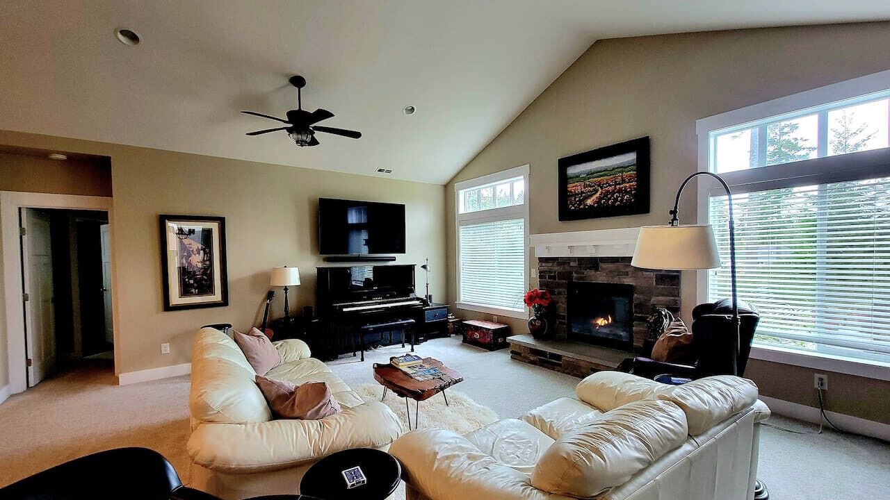 Photo of Livingroom in Port Orchard