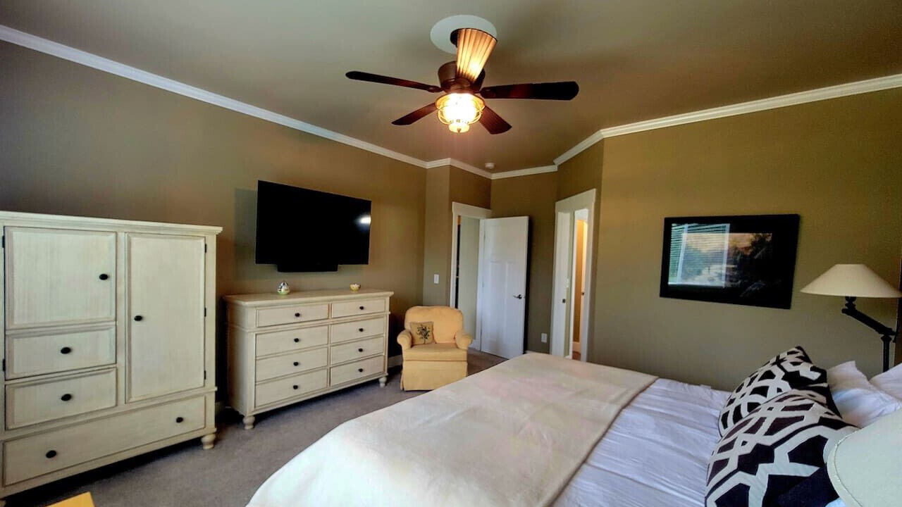 Photo of Bedroom in Port Orchard