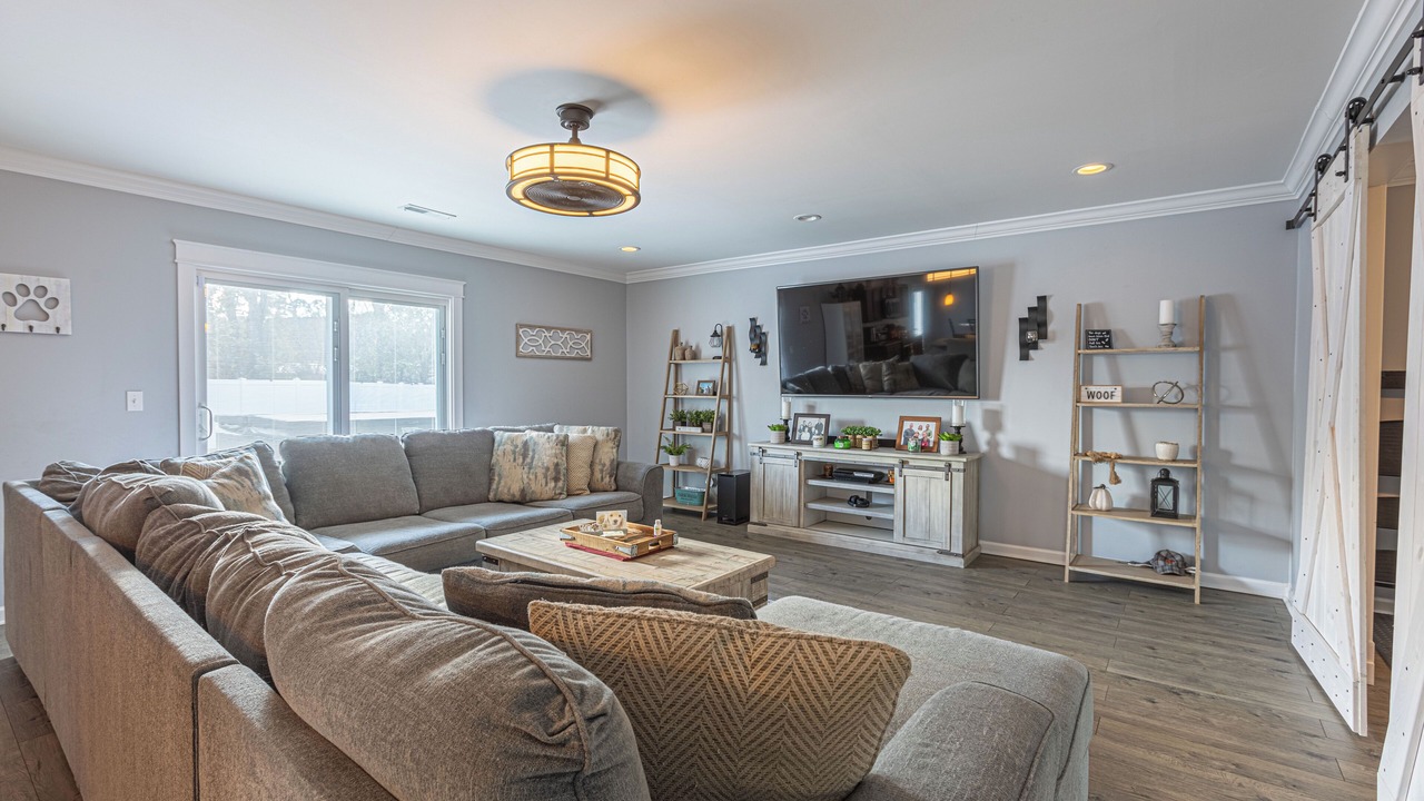 Photo of Livingroom in Little River