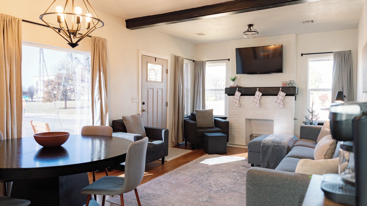 Photo of Livingroom in Guthrie