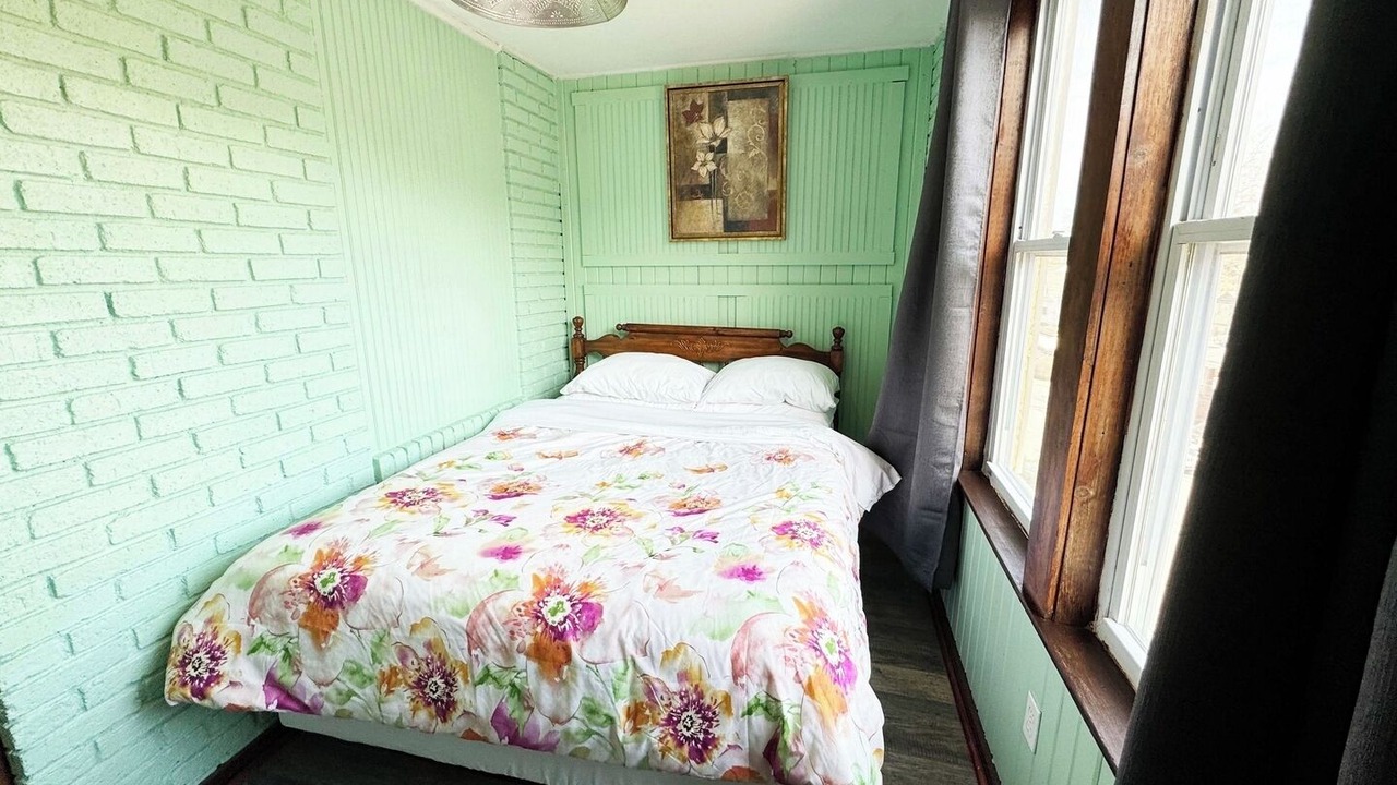 Photo of Bedroom in Greenfield