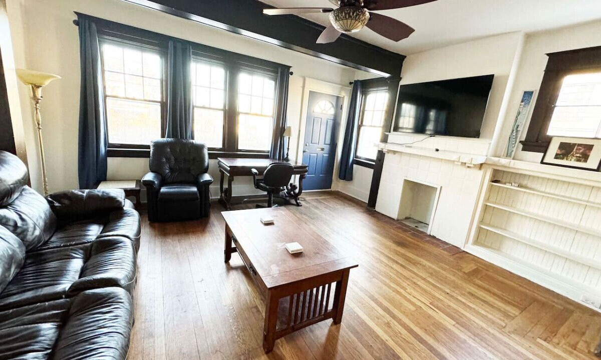 Photo of Livingroom in Point Breeze North